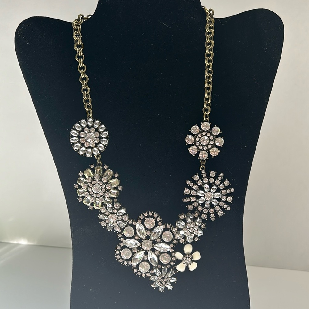 Your Bijoux Box rhinestone statement necklace